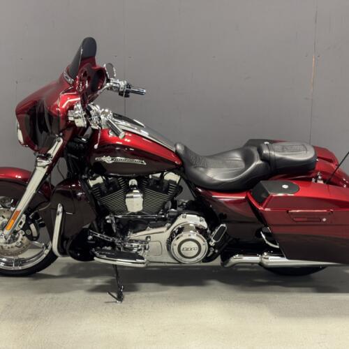FLHXSE 2012 CVO™ Street Glide® thumb 0