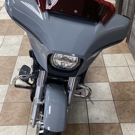 2026 Harley-Davidson® Street Glide® Dark Billiard Gray Chrome Trim thumb 0