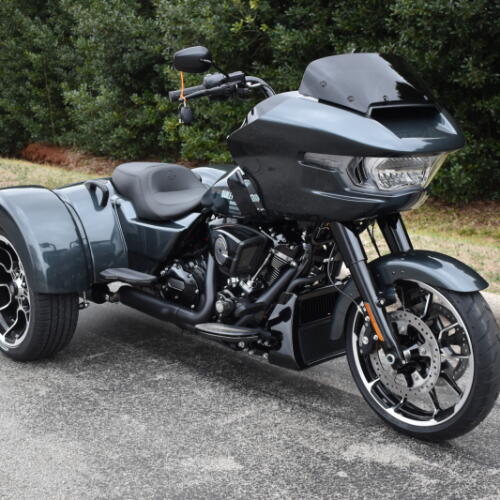 2026 Harley-Davidson® Road Glide 3 Iron Horse Metallic thumb 3