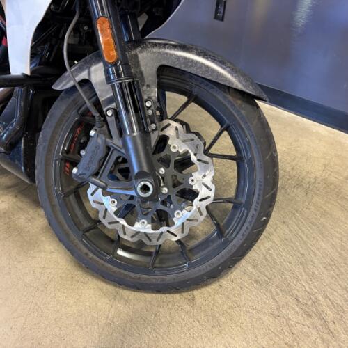 2024 Harley-Davidson® CVO™ Road Glide® ST FLTRXSTSE thumb 2