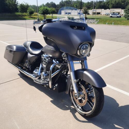 2017 Harley-Davidson® Street Glide® Special Charcoal Denim thumb 1
