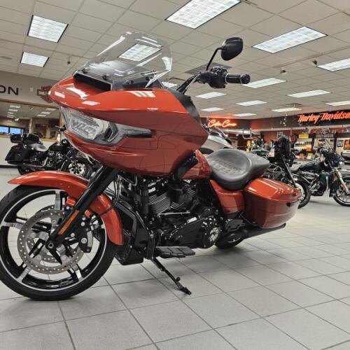 FLTRX 2024 Road Glide® thumb 1
