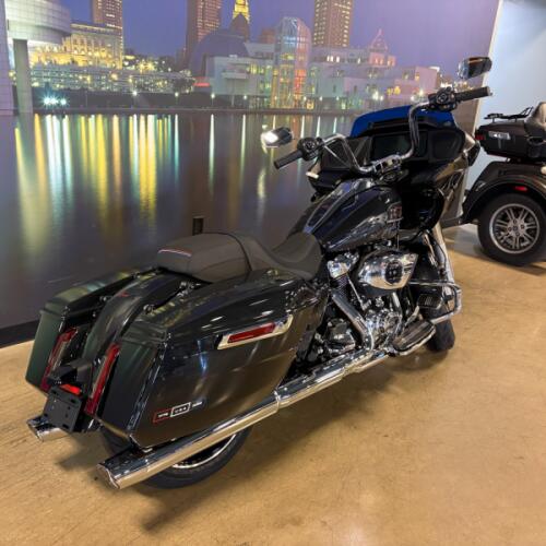 2026 Harley-Davidson® Road Glide™ FLTRX thumb 2