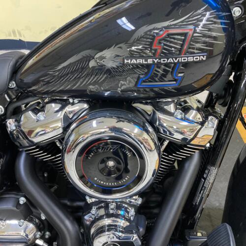 2026 Harley-Davidson® Heritage Classic Midnight Ember w/Laced Wheels FLHC thumb 3