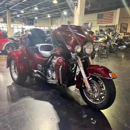 2010 Harley-Davidson® Tri Glide® Ultra Classic® thumb 0