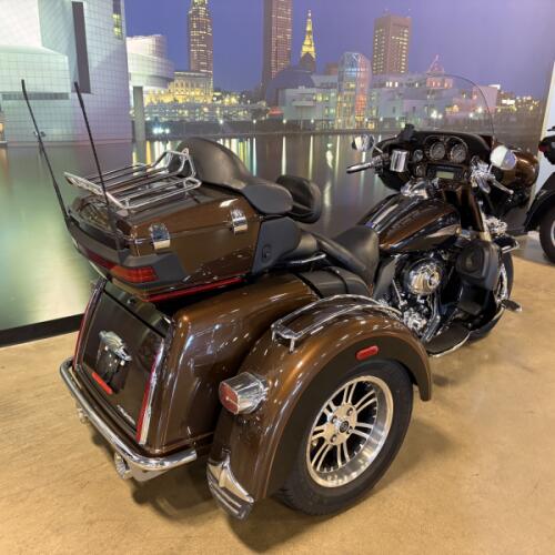 2013 Harley-Davidson® Tri Glide™ Ultra Classic® FLHTCUTG thumb 0