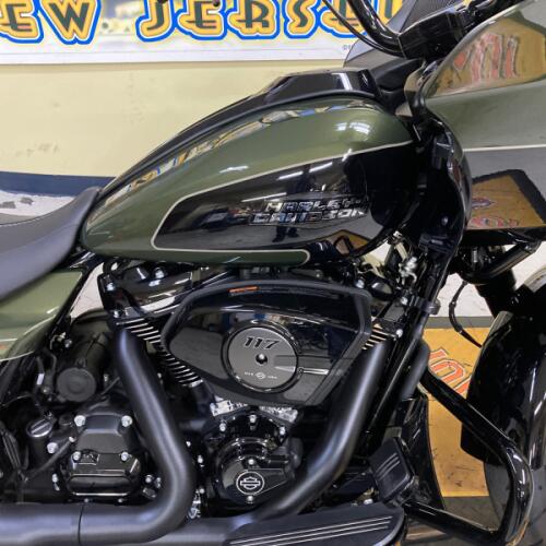 2026 Harley-Davidson® Road Glide® Olive Steel Metallic / Vivid Black Black Trim thumb 3
