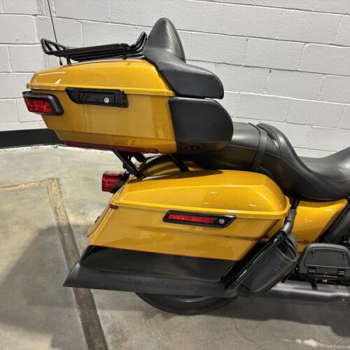 2023 Harley-Davidson® Ultra Limited Prospect Gold/Vivid Black FLHTK thumb 0