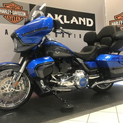 Harley-Davidson® CVO Street Glide Limited 2026 thumb 2