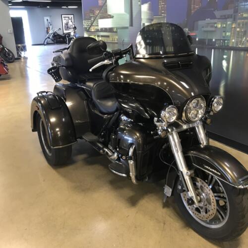 2020 Harley-Davidson® Tri Glide® Ultra FLHTCUTG thumb 1