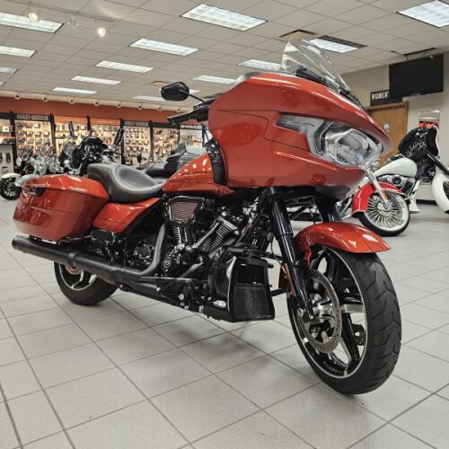 FLTRX 2024 Road Glide® thumb 3
