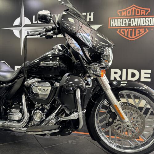 2021 Harley-Davidson® Tri Glide® Ultra Vivid Black thumb 3