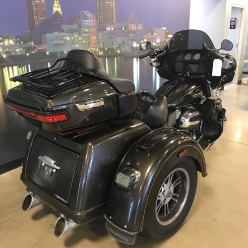 2020 Harley-Davidson® Tri Glide® Ultra FLHTCUTG thumb 0