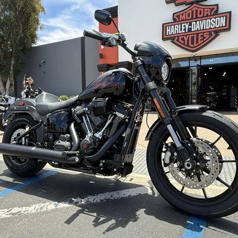 2026 Harley-Davidson® Low Rider™ S Vivid Black Black Trim thumb 3