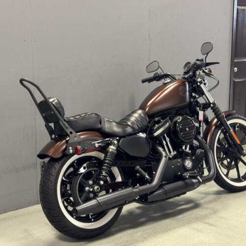 XL 883N 2019 Iron 883™ thumb 2
