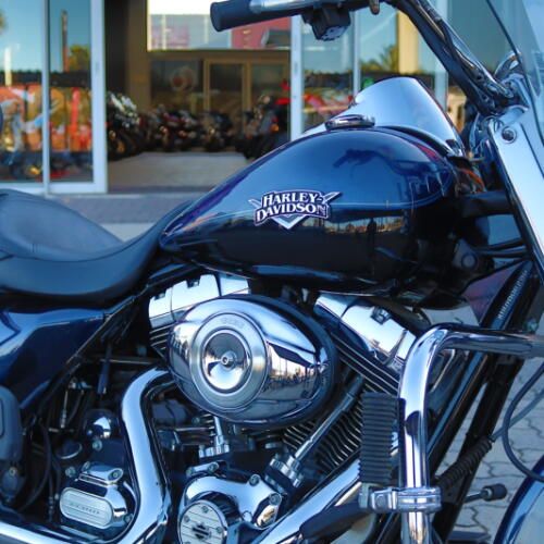2012 Harley-Davidson® Road King® Classic Big Blue Pearl/Vivid Black thumb 3