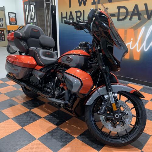 2026 Harley-Davidson CVO Street Glide Limited FLHXLSE thumb 2