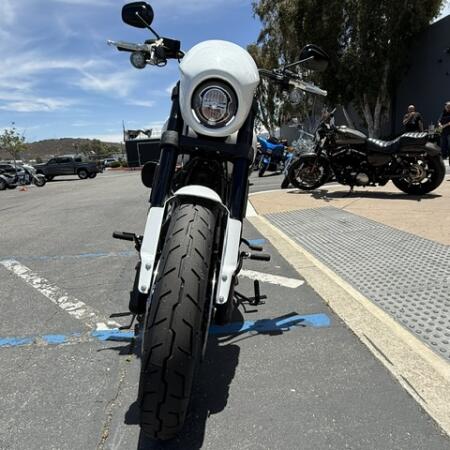 2026 Harley-Davidson® Low Rider™ S White Onyx Pearl Black Trim thumb 2