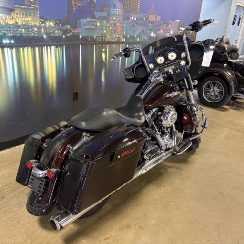 2011 Harley-Davidson® Street Glide® FLHX thumb 0
