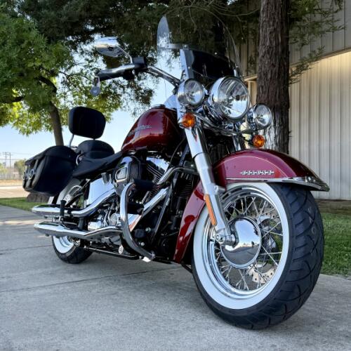 FLSTN 2017 Softail® Deluxe thumb 3