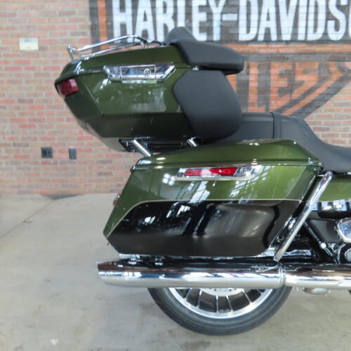 2026 Harley-Davidson® Street Glide Limited FLHXL thumb 2
