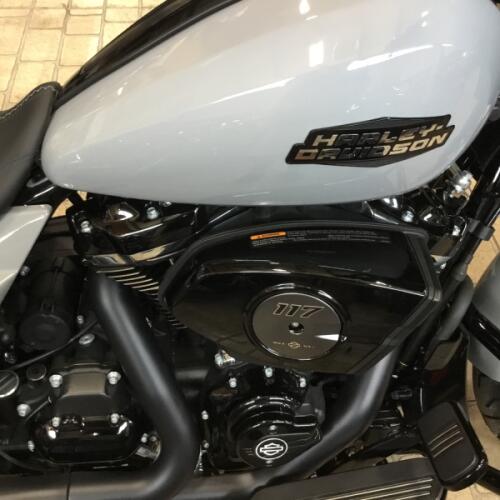2025 Harley-Davidson® Street Glide® Billiard Gray - Black Finish thumb 3