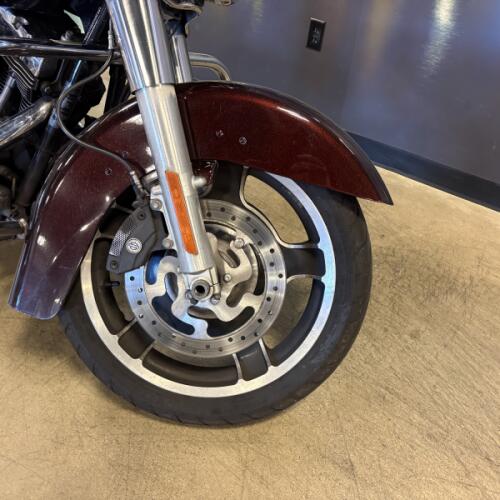2011 Harley-Davidson® Street Glide® FLHX thumb 2