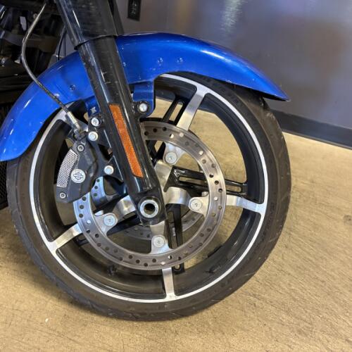 2024 Harley-Davidson® Road Glide™ FLTRX thumb 2