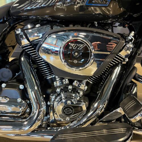 2026 Harley-Davidson® Road Glide™ FLTRX thumb 3