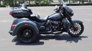 2025 Harley-Davidson® Tri Glide® Ultra Iron Horse Metallic / Vivid Black - Black Finish