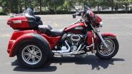 2018 Harley-Davidson® Tri Glide® Ultra Wicked Red/Twisted Cherry