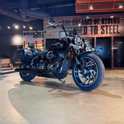 Harley-Davidson® Sport Glide™ 2018 FLSB