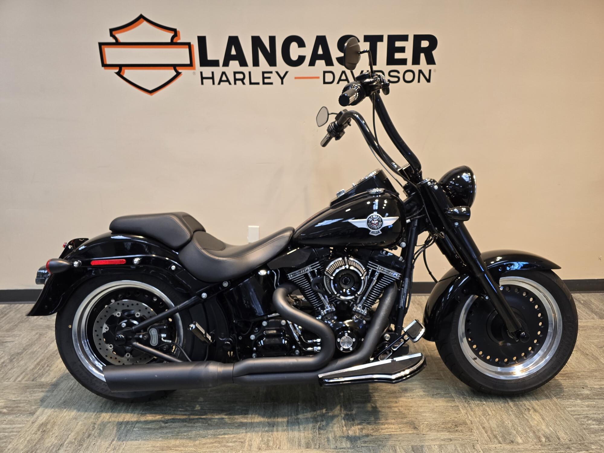 2016 Harley-Davidson® Fat Boy® Vivid Black FLSTFBS