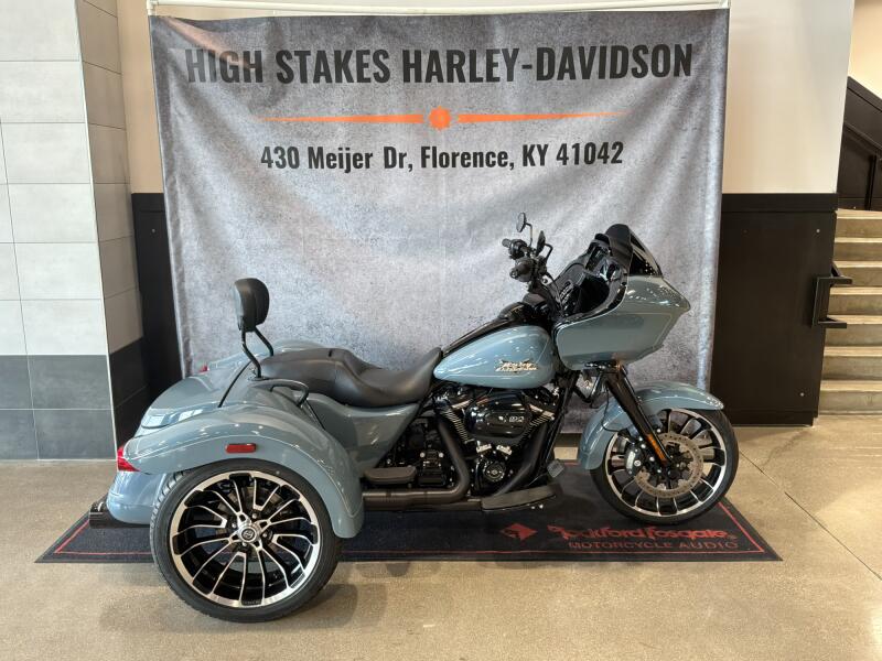 2024 Harley-Davidson® Road Glide® 3 Sharkskin Blue - Black Finish FLTRT