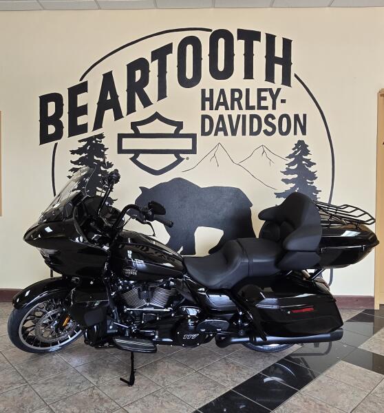 2026 Harley-Davidson® Road Glide Limited Vivid Black Black Trim