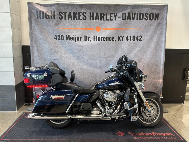2012 Harley-Davidson® Electra Glide® Ultra Limited Big Blue Pearl/Vivid Black