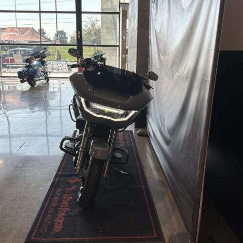 2024 Harley-Davidson® Road Glide® Billiard Gray thumb 2