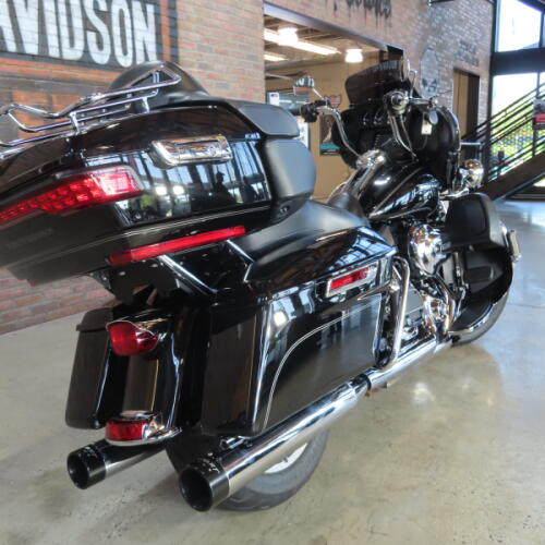 2015 Harley-Davidson® Electra Glide® Ultra Classic™ FLHTCU thumb 0