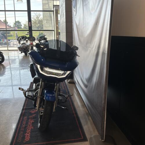 2025 Harley-Davidson® Road Glide® Blue Burst thumb 2