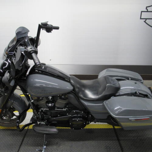 FLHXST 2022 Street Glide® ST thumb 0