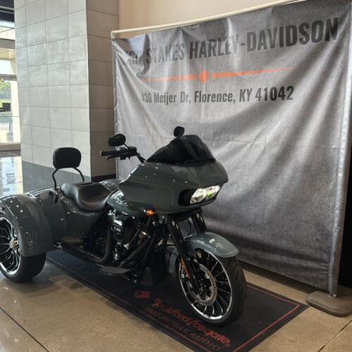 2024 Harley-Davidson® Road Glide® 3 Sharkskin Blue - Black Finish FLTRT thumb 3