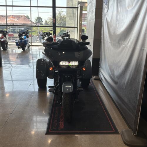 2024 Harley-Davidson® Road Glide® 3 Sharkskin Blue - Black Finish FLTRT thumb 2