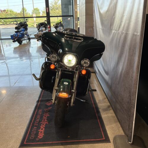 2015 Harley-Davidson® Ultra Limited Two-Tone Deep Jade Pearl/Vivid Black FLHTK thumb 2