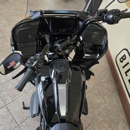 2026 Harley-Davidson® Road Glide Limited Vivid Black Black Trim thumb 1