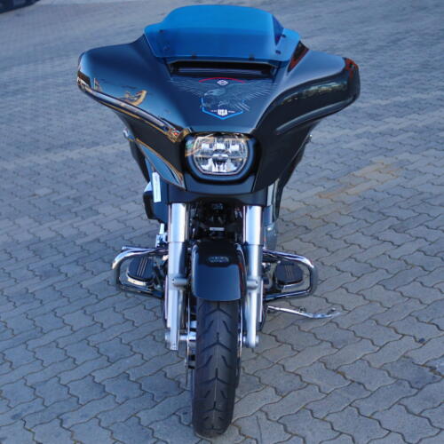 2026 Harley-Davidson® Street Glide® Midnight Ember Chrome Trim thumb 2