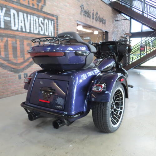 2026 Harley-Davidson® Street Glide 3 Limited FLHLT thumb 0