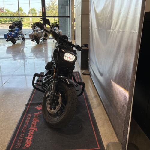 2022 Harley-Davidson® Fat Bob® 114 Vivid Black thumb 2