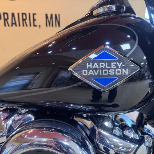 2026 Harley-Davidson® Heritage Classic Vivid Black Black Laced Wheels thumb 3