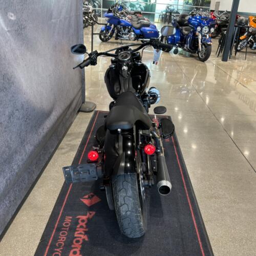 2016 Harley-Davidson® Softail Slim® S Vivid Black thumb 0