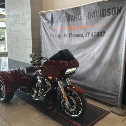 2024 Harley-Davidson® Road Glide® 3 Red Rock FLTRT thumb 3